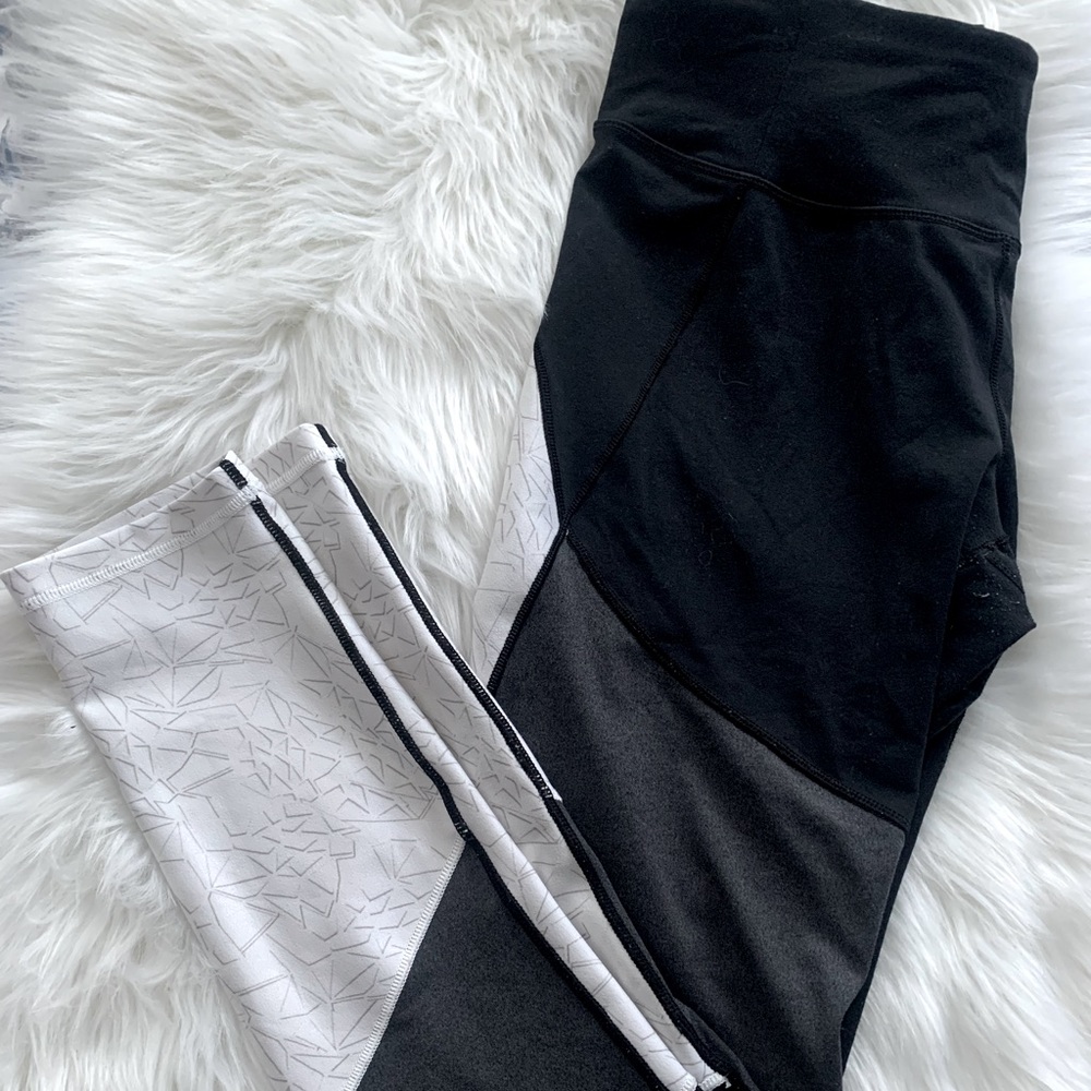 Calia // 7/8 Carrie Underwood Leggings